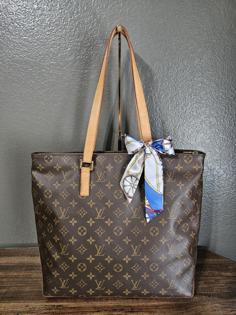 Authentic Louis Vuitton Cabas Mezzo Monogram Canvas